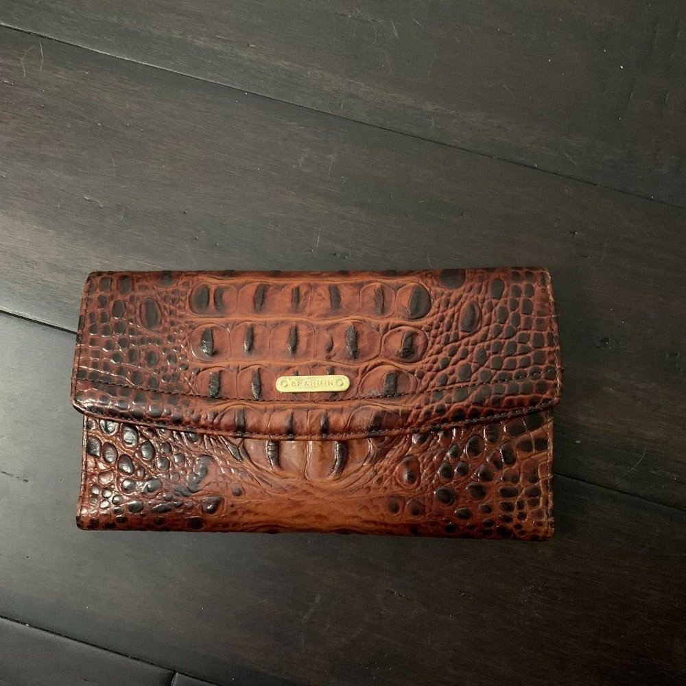 BEAUTIFUL LIKE NEW BRAHMIN WALLET